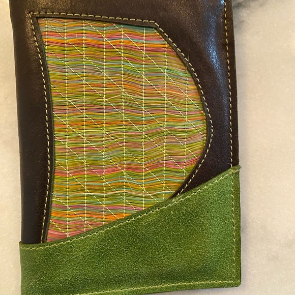 Ladies Wallet - Picture 3 of 5